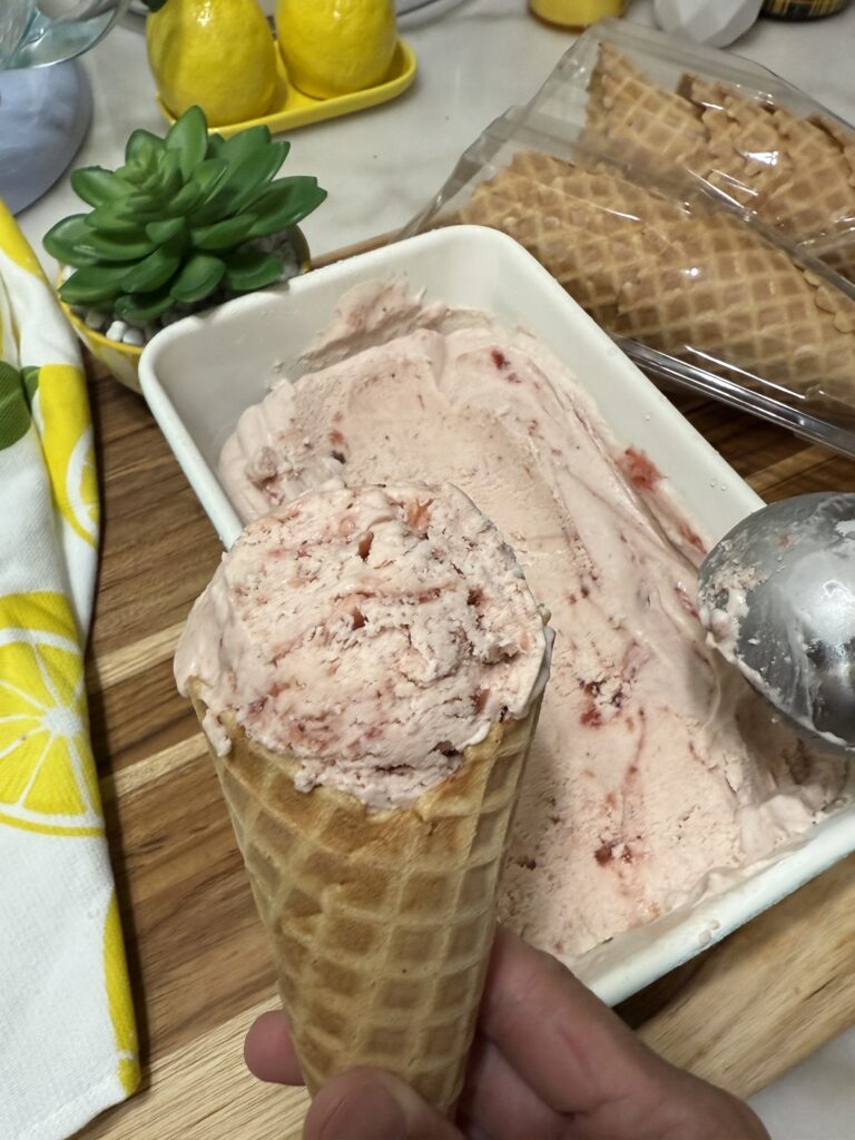 strawberry ice cream no churn